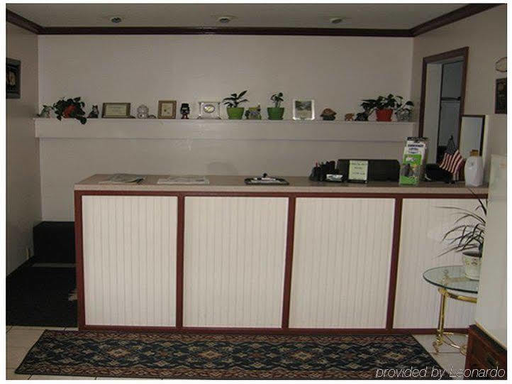 Red Carpet Inn And Suites Plymouth Interieur foto
