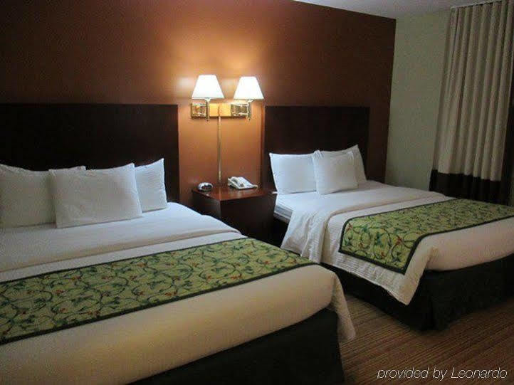 Red Carpet Inn And Suites Plymouth Buitenkant foto